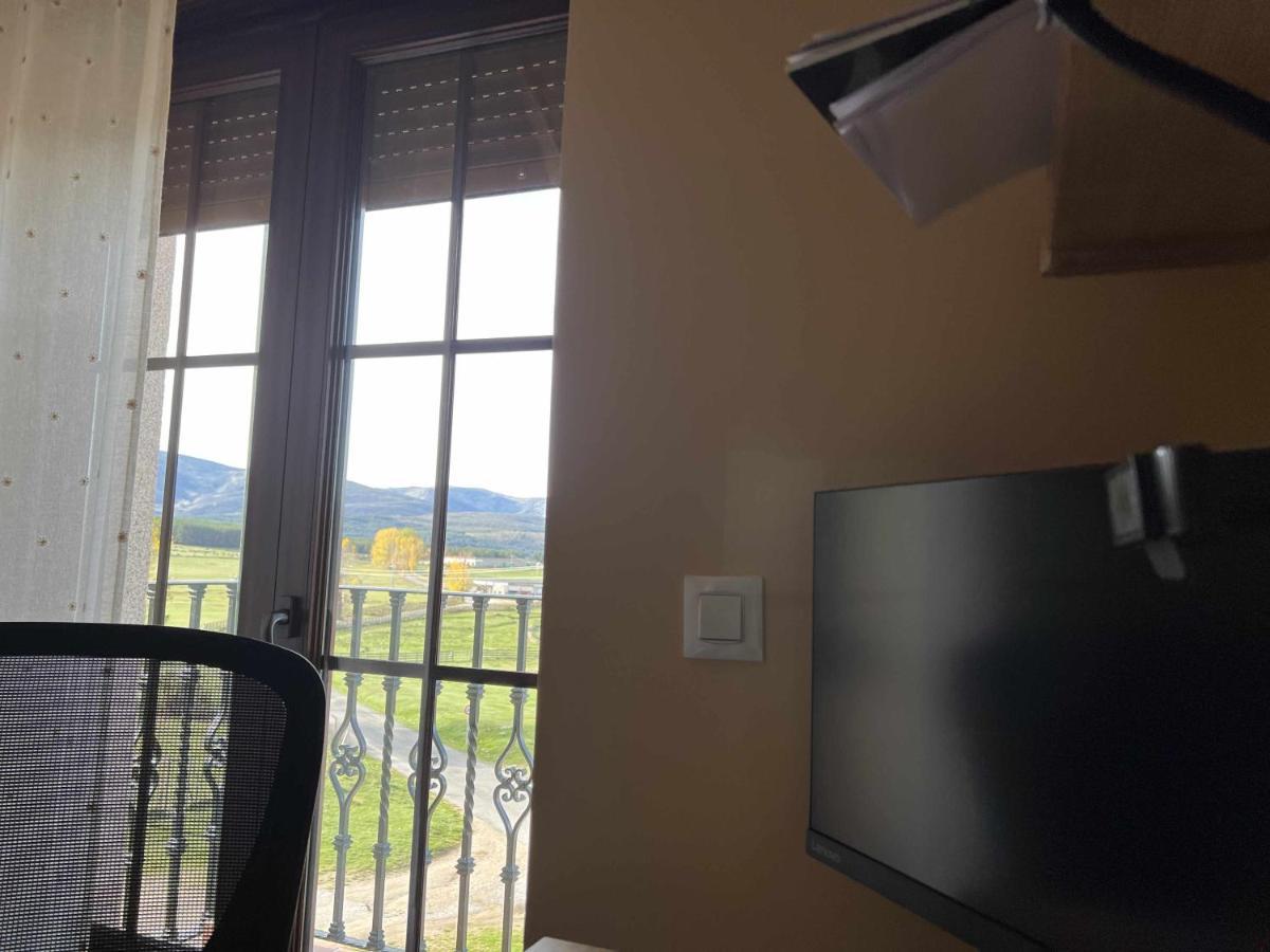 La Nava De Gredos Acogedor Piso Con Vistas Apartment Наваредонда де Гредос Екстериор снимка